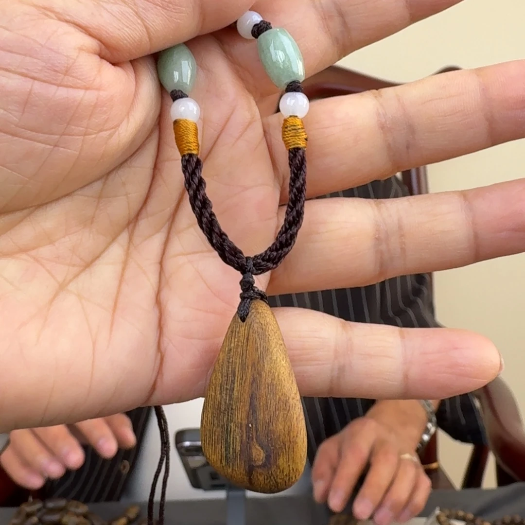 沉香吊坠奇楠沉香心形吊坠