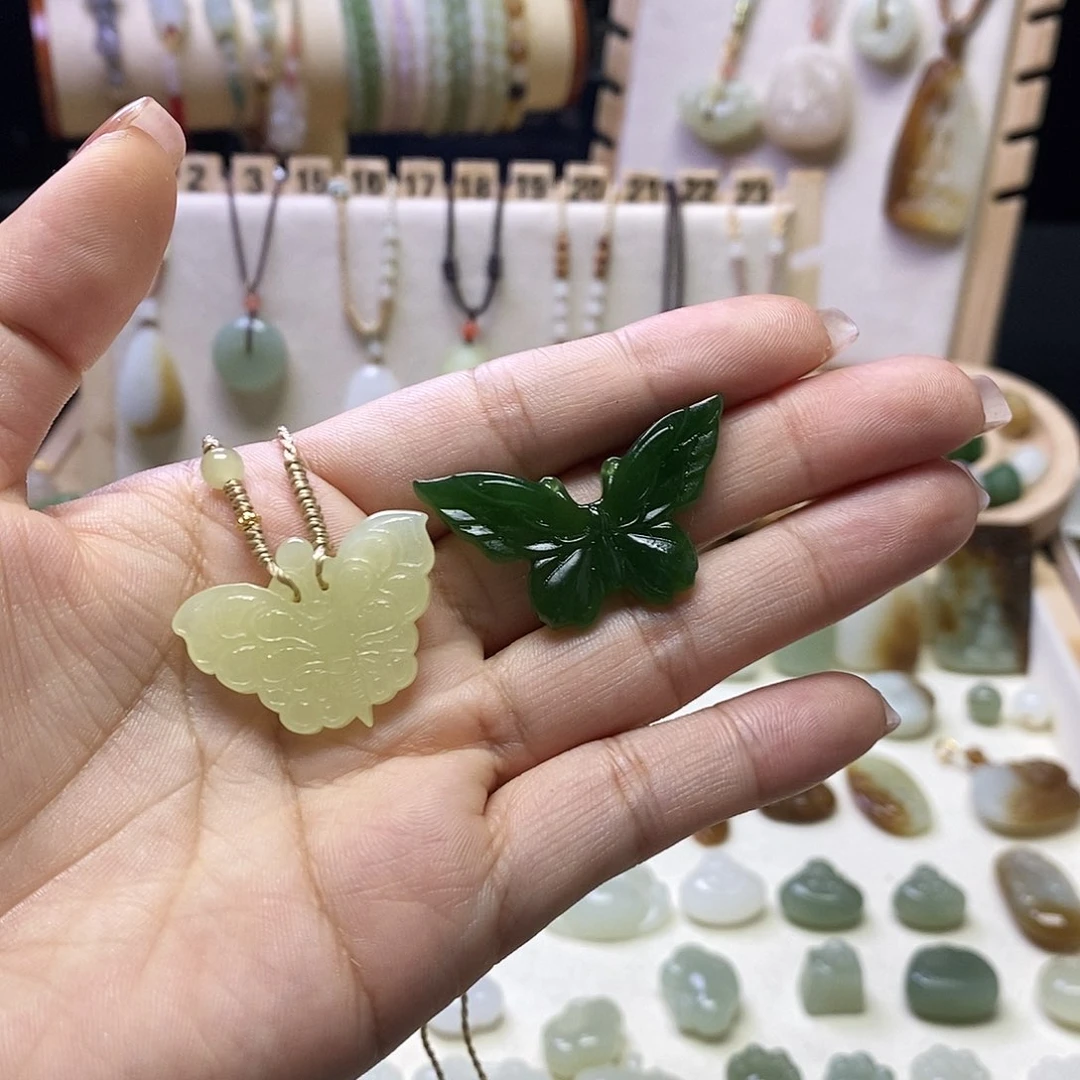 颈饰未镶嵌和田玉梧****雨