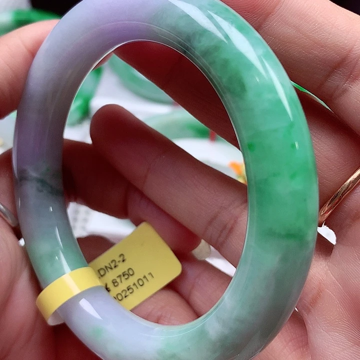 翡翠未镶嵌手镯翡翠