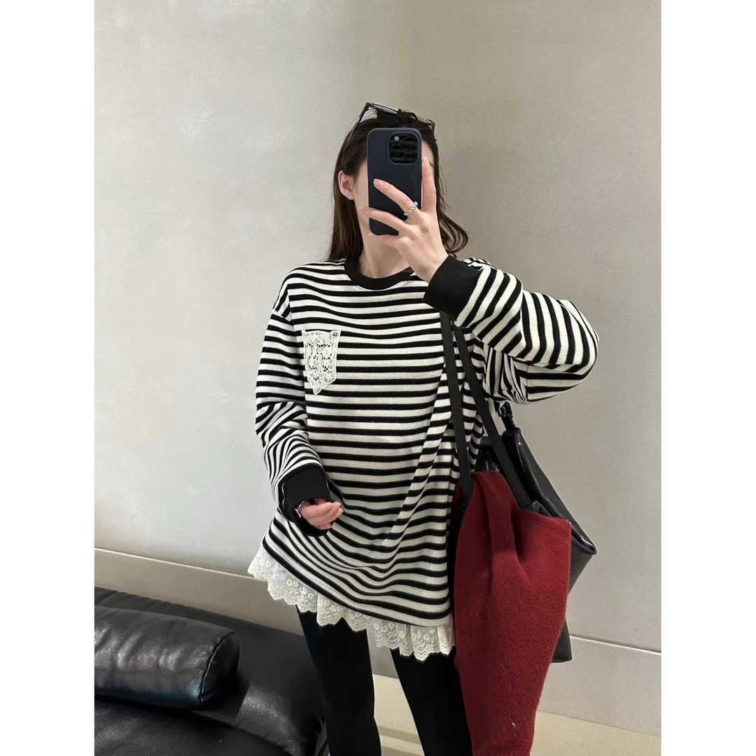 J-1957#喜大东#【加绒】韩系圆领蕾丝边拼接条纹大版长袖T恤（福利）