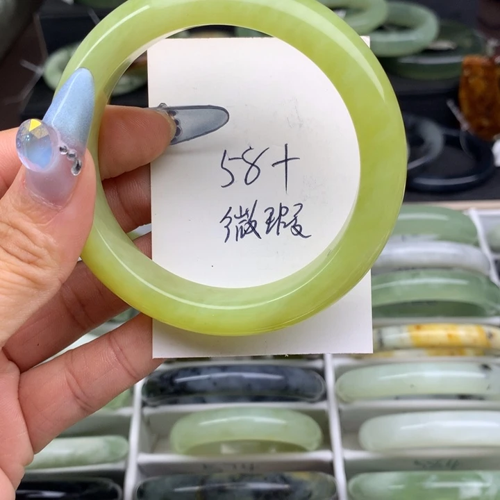 蛇纹石玉未镶嵌手镯595