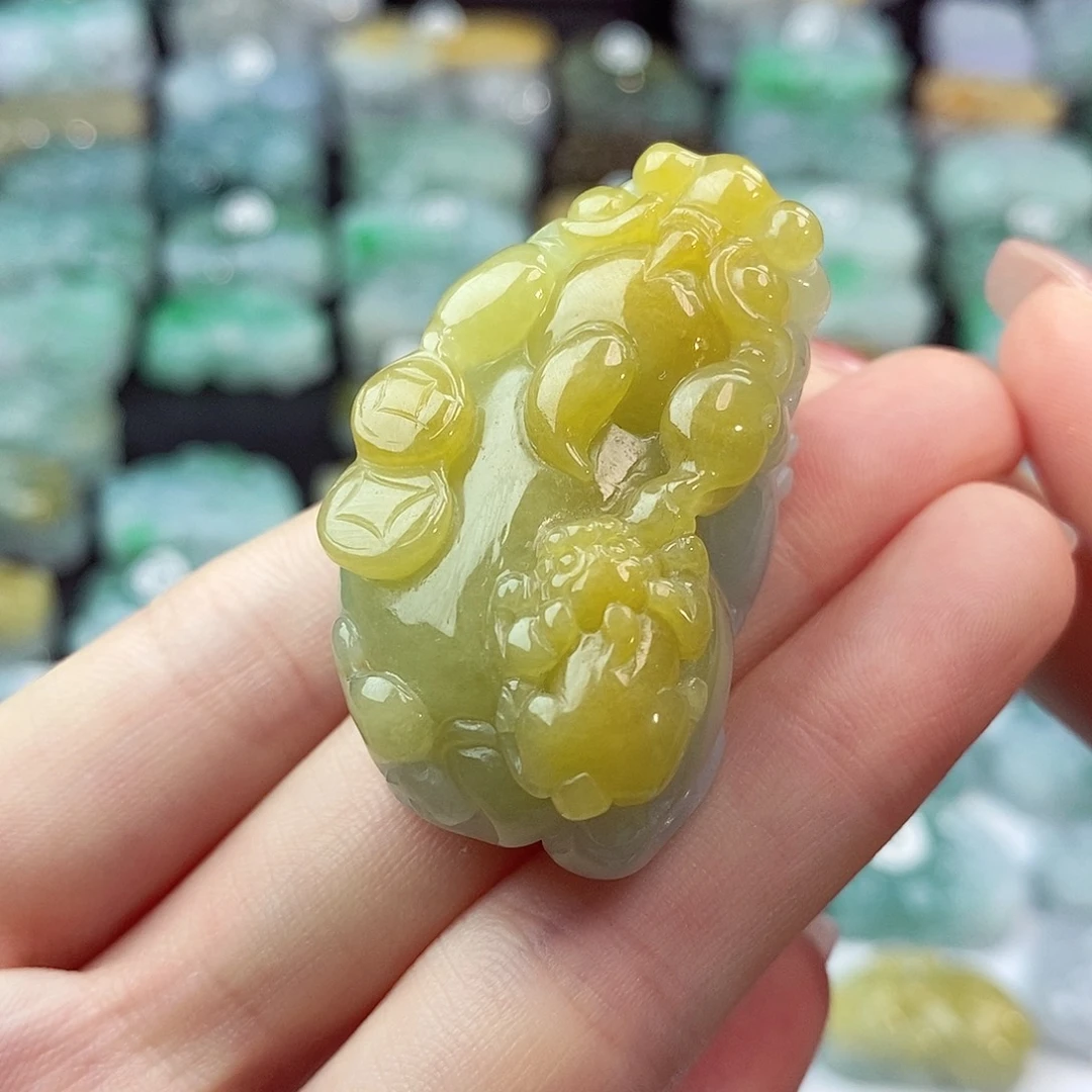 翡翠未镶嵌颈饰魔*戒天然