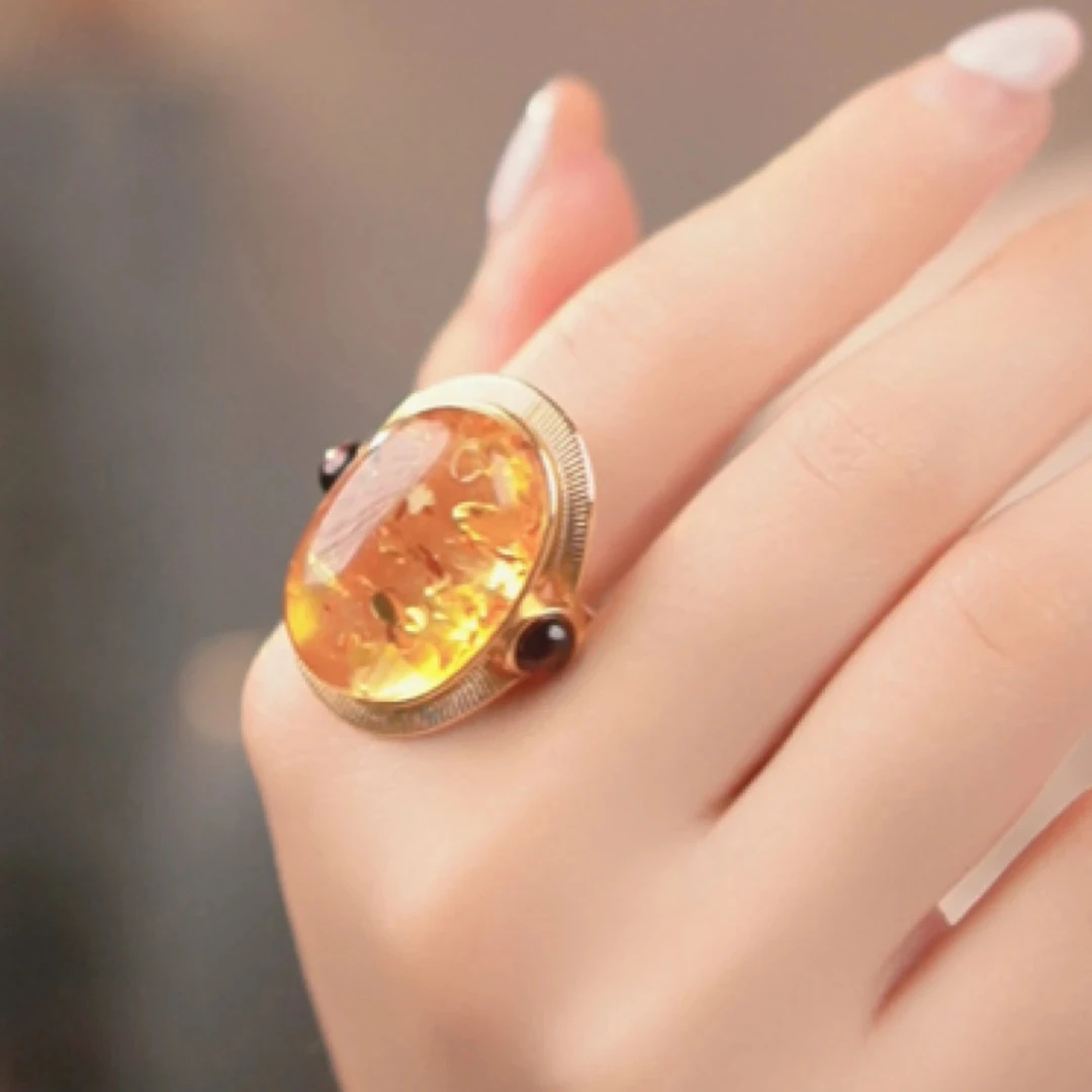 藏景阁珠宝-俄料大蛋面花珀可调节银镶嵌时尚精美轻奢气质简约戒