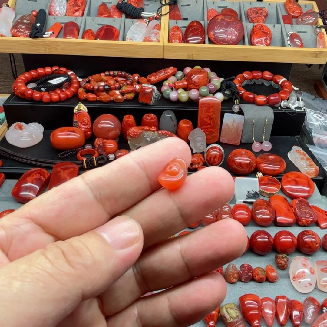 南红玛瑙配饰未镶嵌