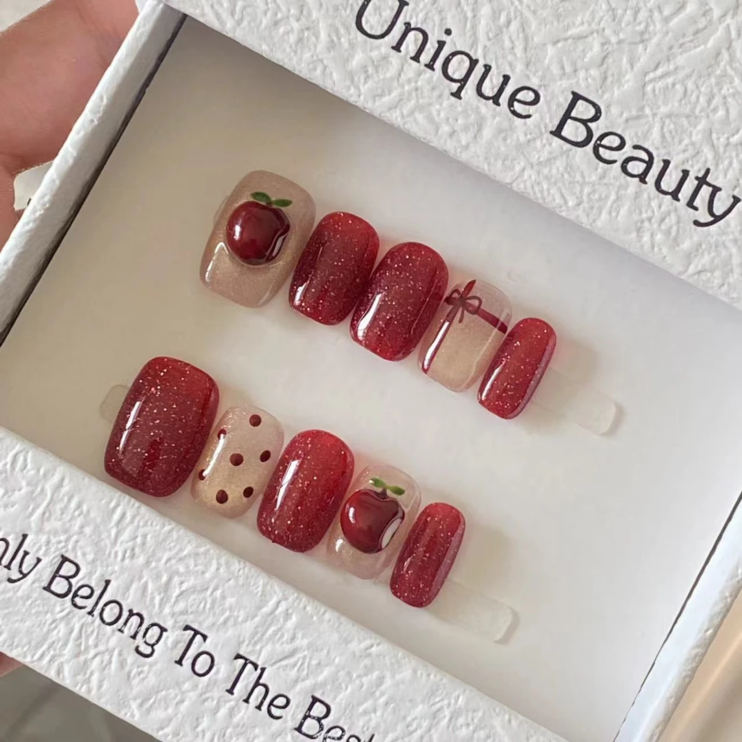 -一口苹果-新年轻奢猫眼纯手工穿戴甲甜酷显白氛围感短款美甲贴