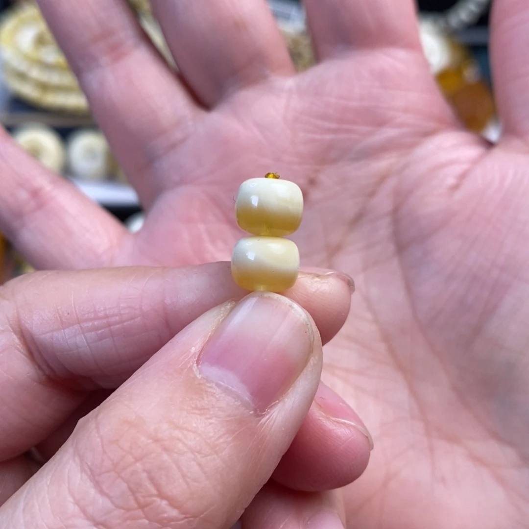 琥珀未镶嵌裸石金瓷白老型对珠8