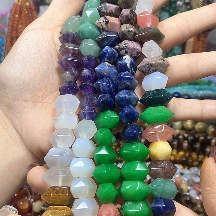 未镶嵌玛瑙/玉髓珠宝半成品三色双尖卡18-20mm20颗