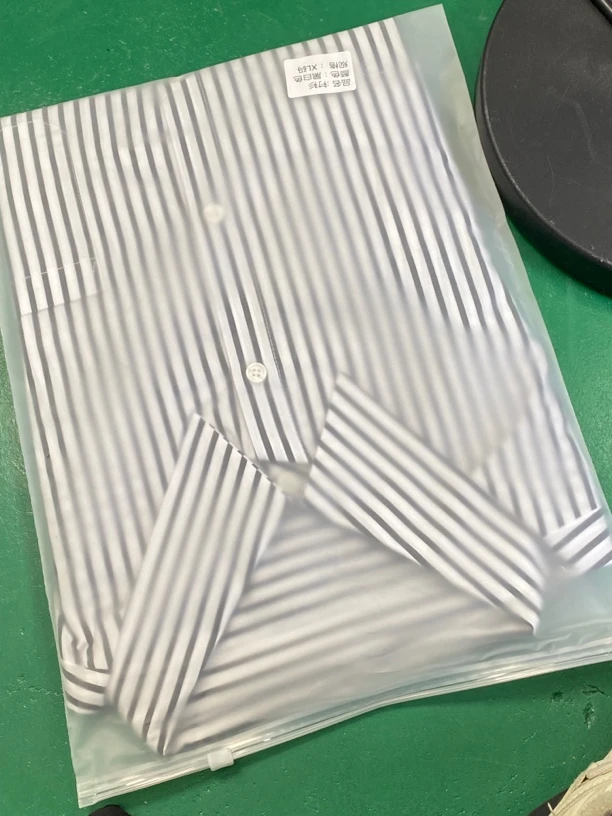 衬衫女黑白条蓝白条