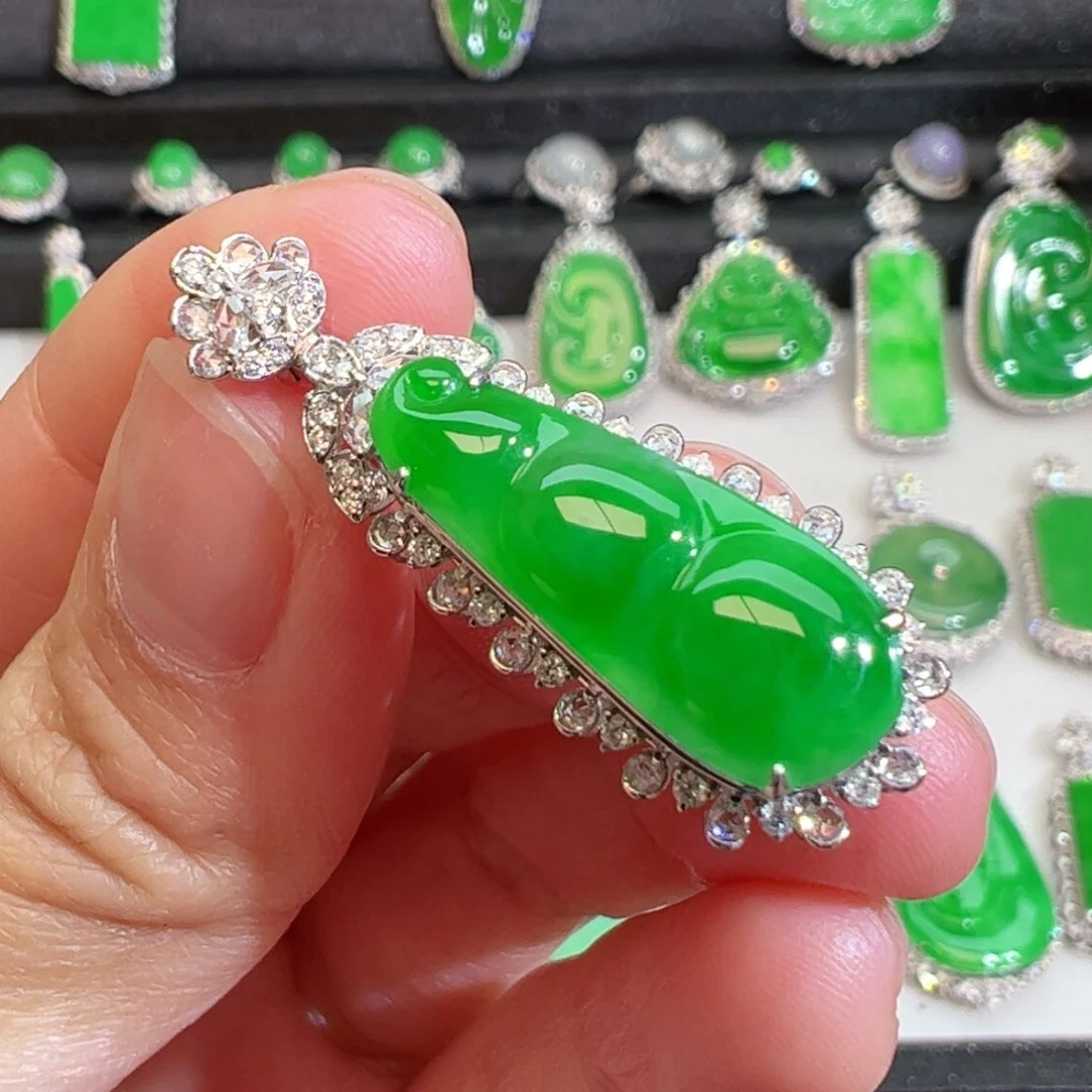 翡翠吊坠(不含链)18K金镶嵌