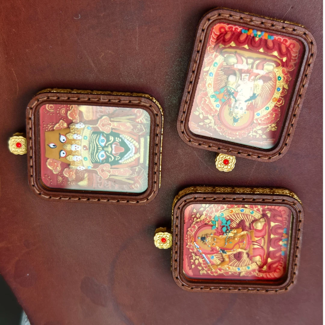 【泥好华萃】皮壳黄铜中号红唐擦擦唐卡