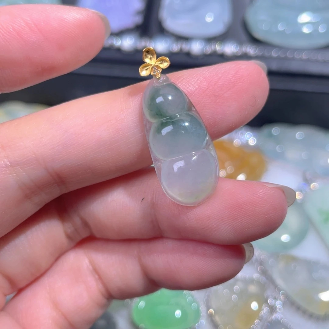 颈饰18K金镶嵌翡翠翡翠