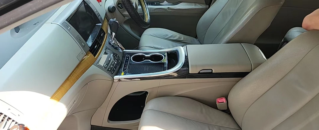 丰田大霸王普瑞维亚左舵右舵扶手箱