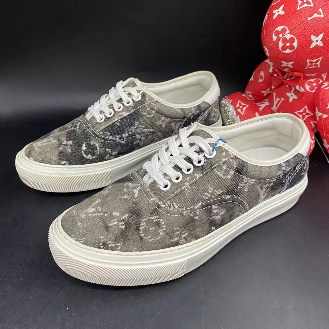 95新 LouisVuitton/路易威登 灰色水洗扎染老花板鞋39.5欧码lz220