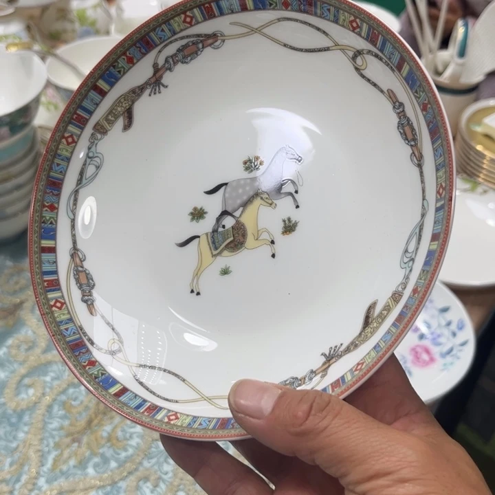 骨瓷7.5寸盘四个哇塞