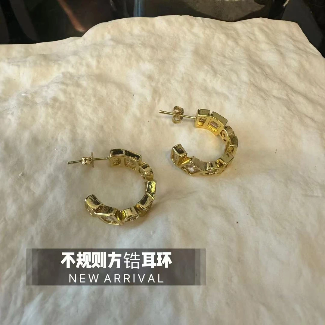 铜合金合成锆石耳饰 ASA. J I E 休闲简约百搭耳环AAES91