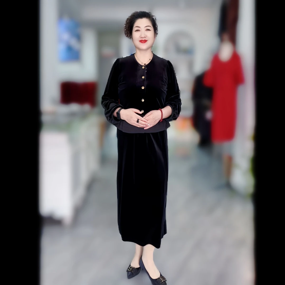 早春季2025新款法式赫本风高级感小香风黑色丝绒连衣裙两件套装女