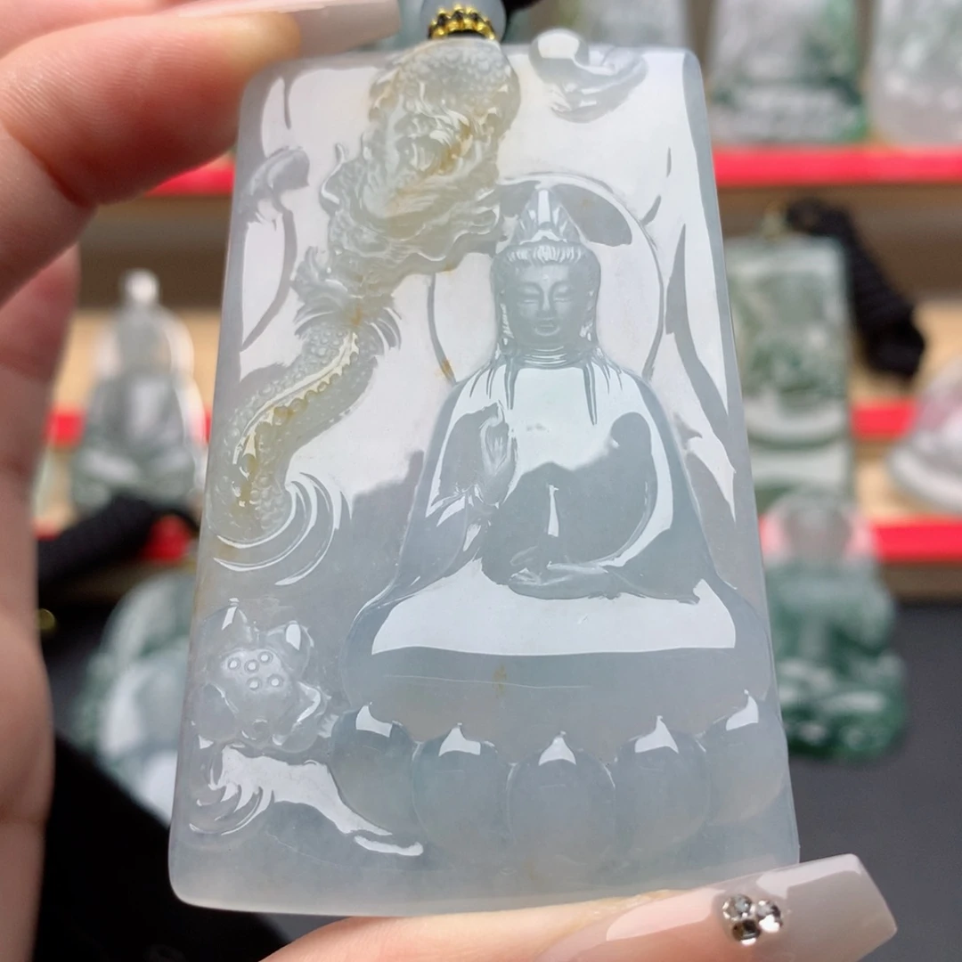 我***吗颈饰未镶嵌翡翠素衣观音