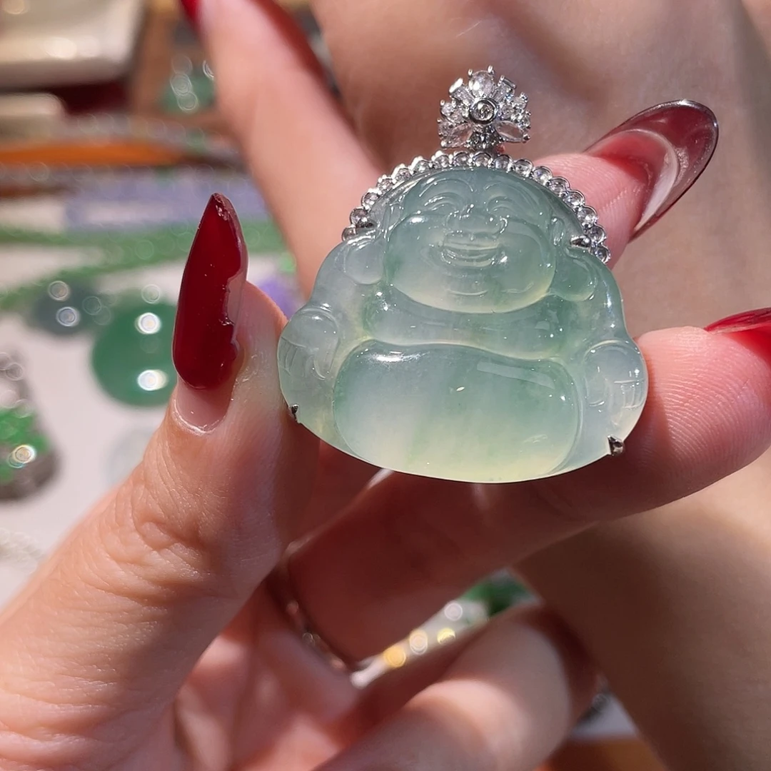 翡翠18K金镶嵌颈饰