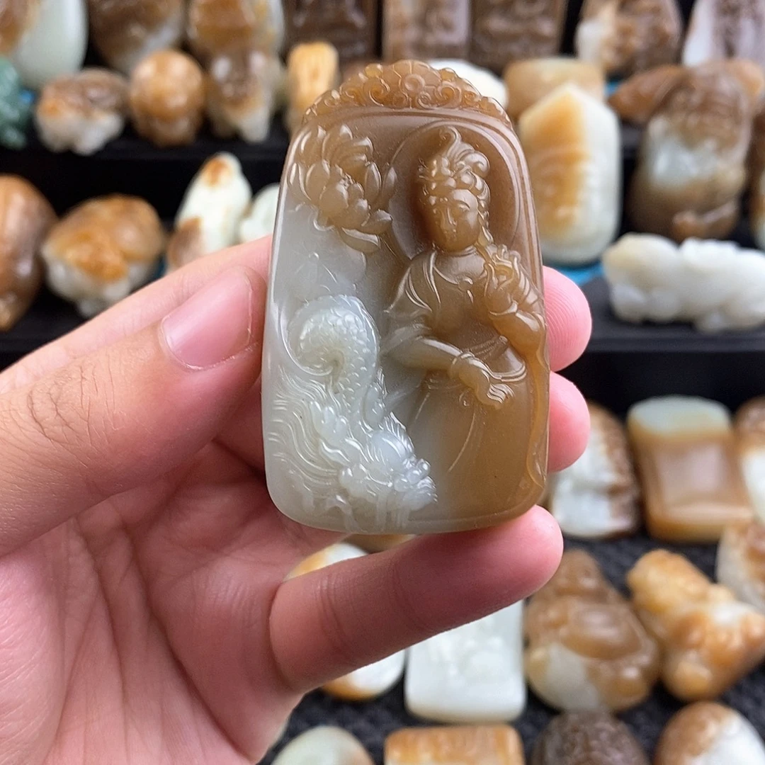 岁***潮未镶嵌和田玉挂件
