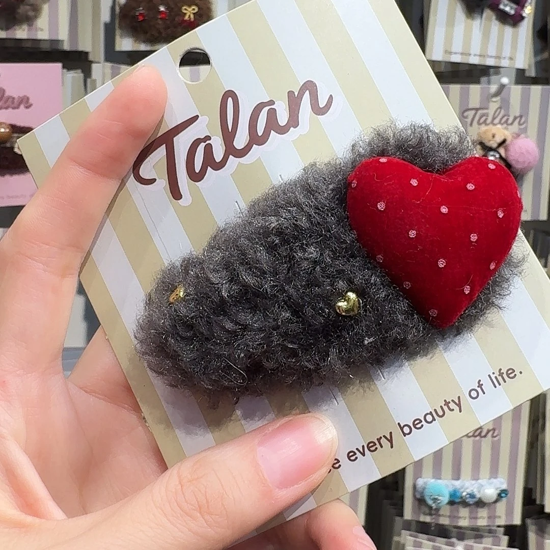 布艺铁合金拜拜夹爱心