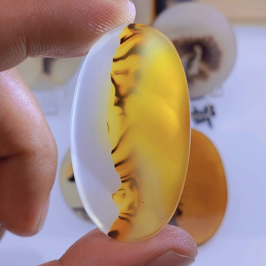 玛瑙/玉髓颈饰未镶嵌