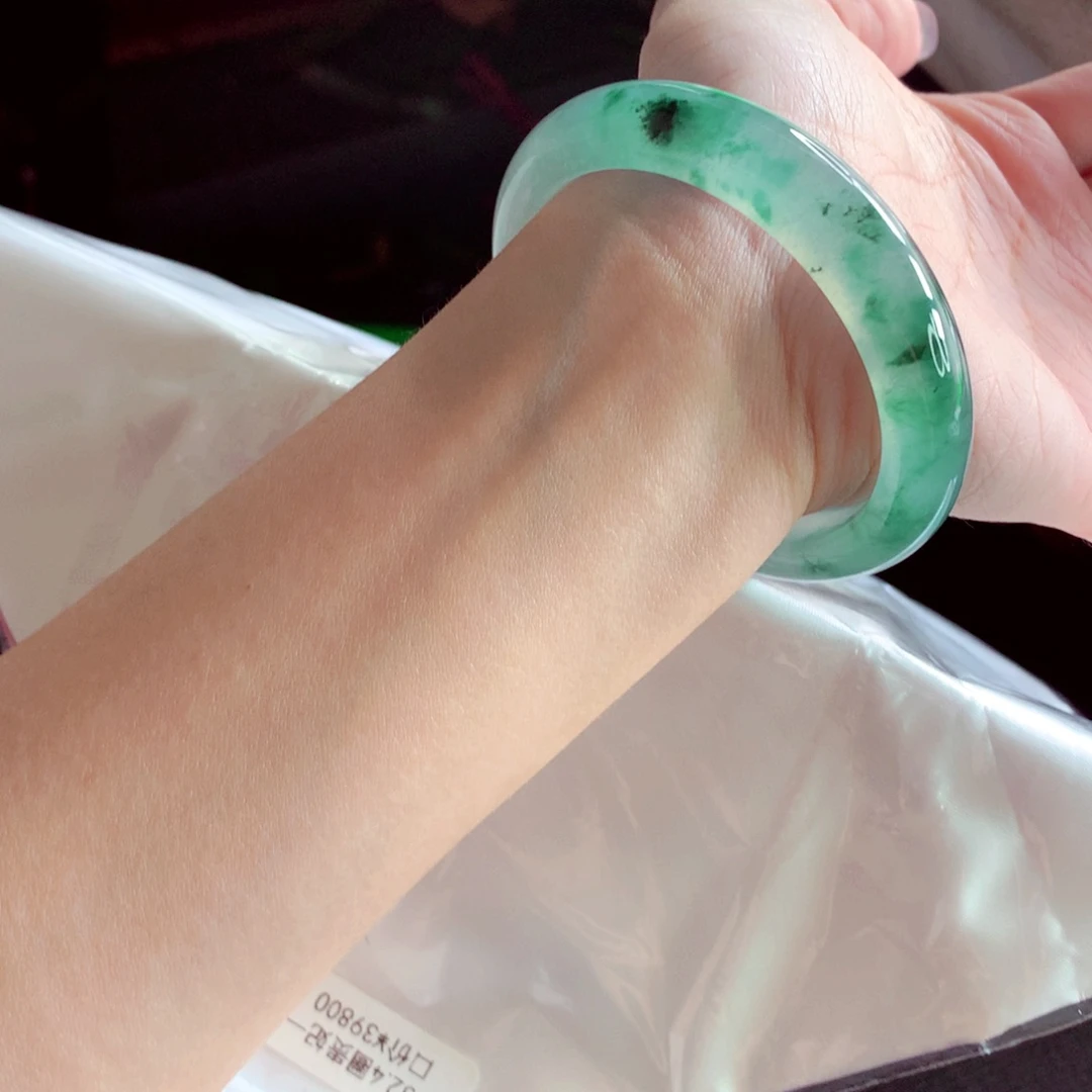 翡翠未镶嵌手镯（贵妃镯）52.4贵妃 中万品质起光全条冰透 灵