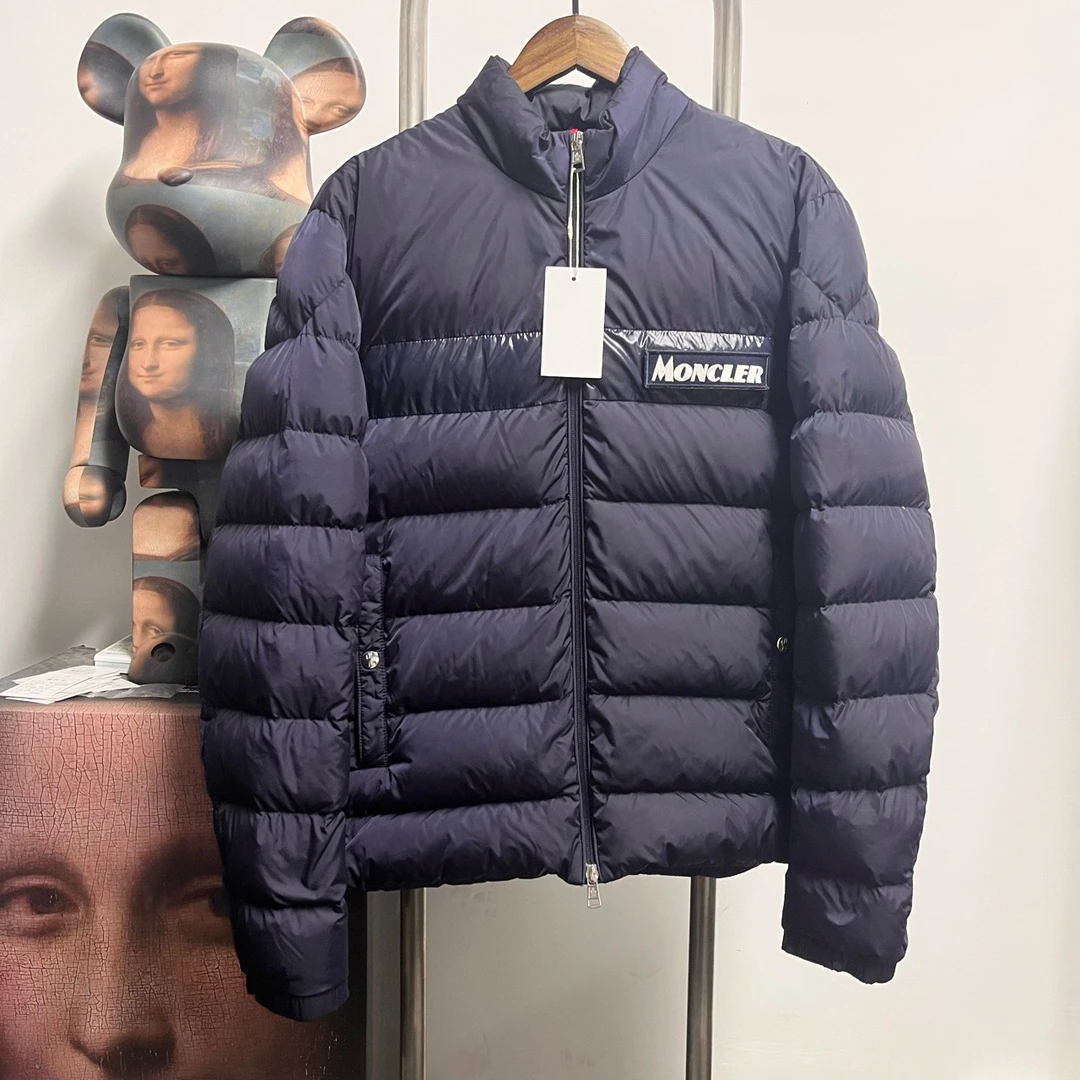 Moncler蒙口魔术贴羽绒服 J2706 尺码：3 衣长64 胸围58 新旧：99新