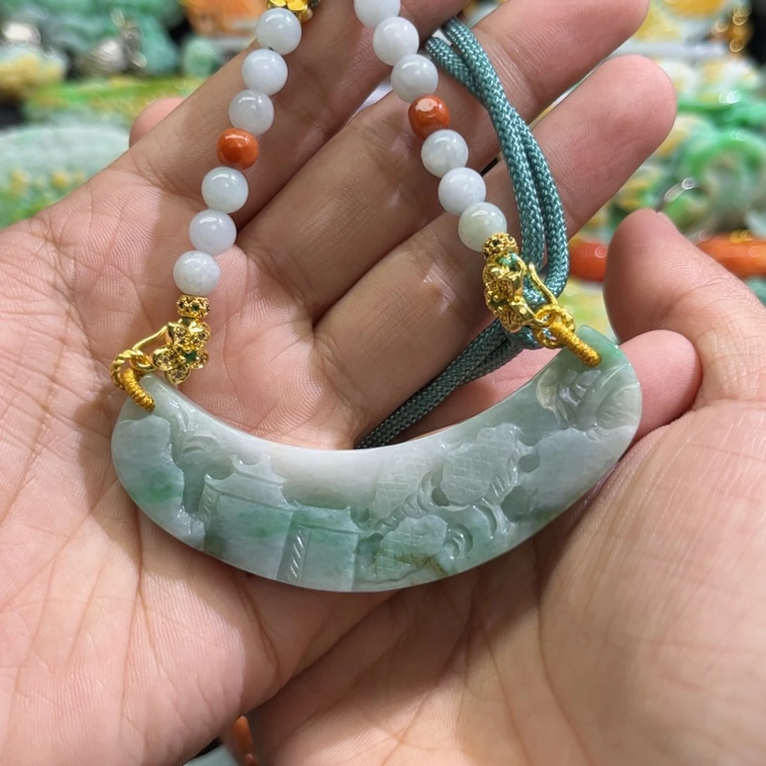 翡翠未镶嵌颈饰待编织