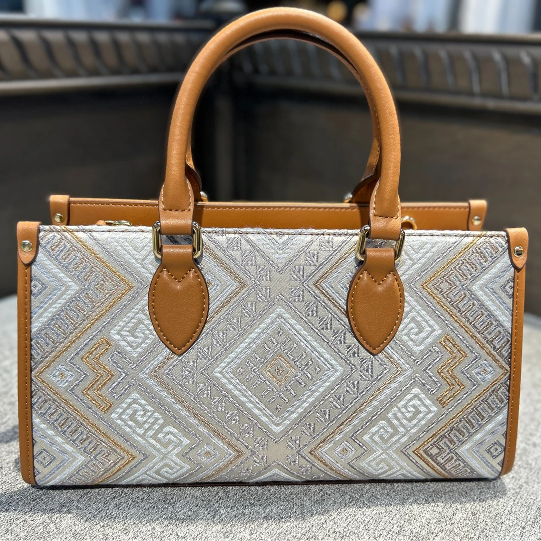 谭湘光 | 广西壮锦非遗瑞纹华彩手提包大气女士轻奢经典