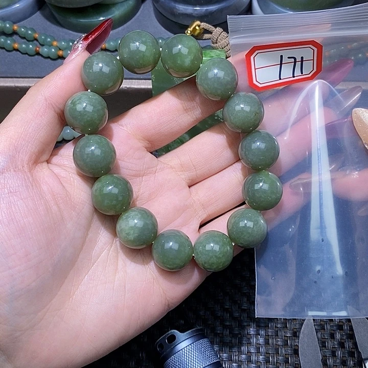 和田玉和田玉边角料随机发未镶嵌