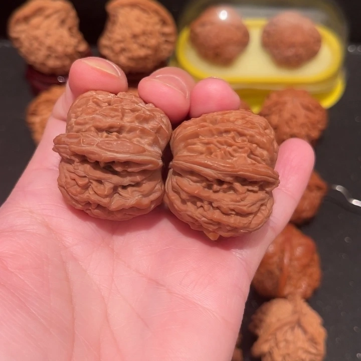 亮***圈文玩核桃把件四座楼