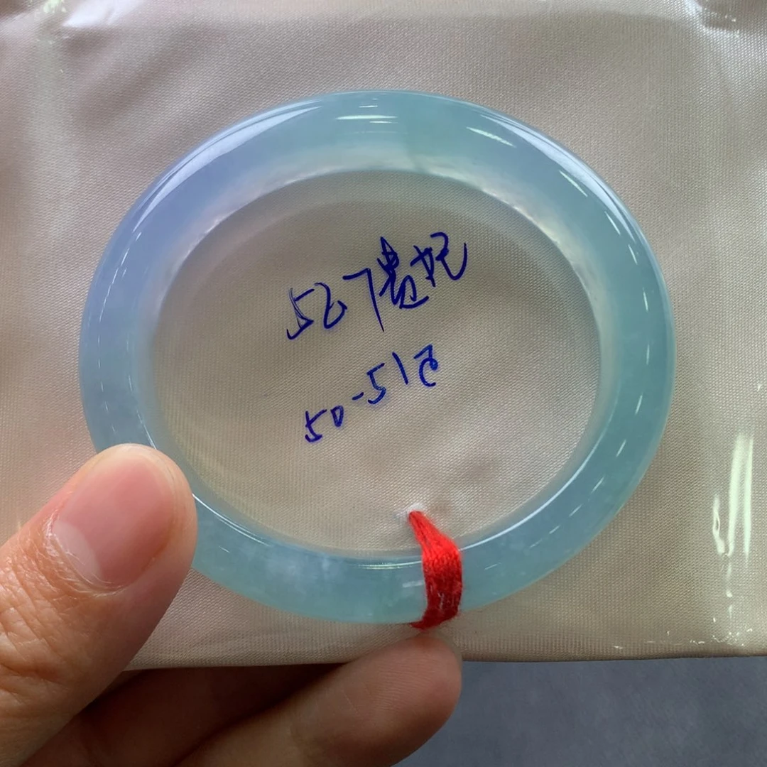 翡翠未镶嵌手镯贵妃