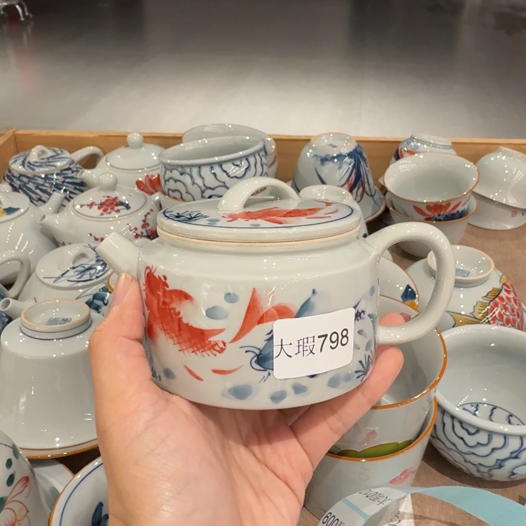 釉下手绘茶具微瑕