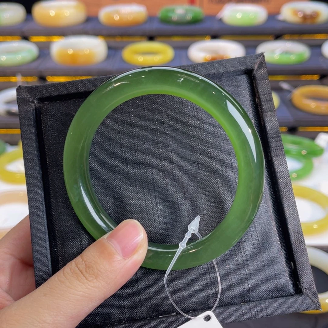 未镶嵌手镯和田玉啤酒瓶底辣绿