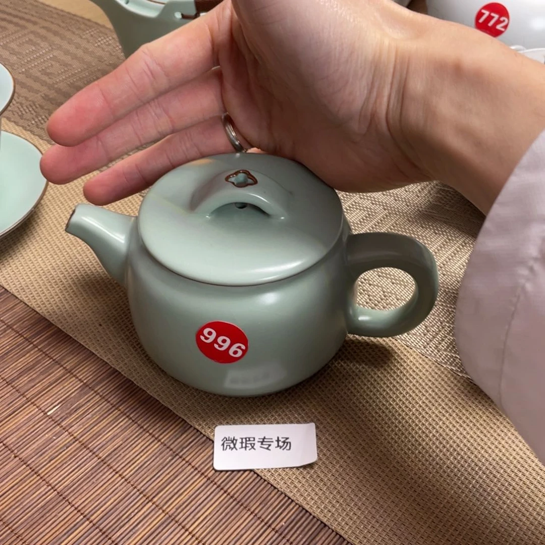 瓷片。。。。。。。。。。。。。。。。。。。