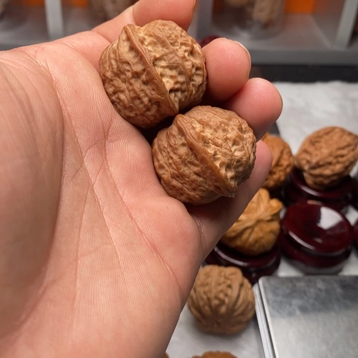 文玩核桃把件33血麒麟