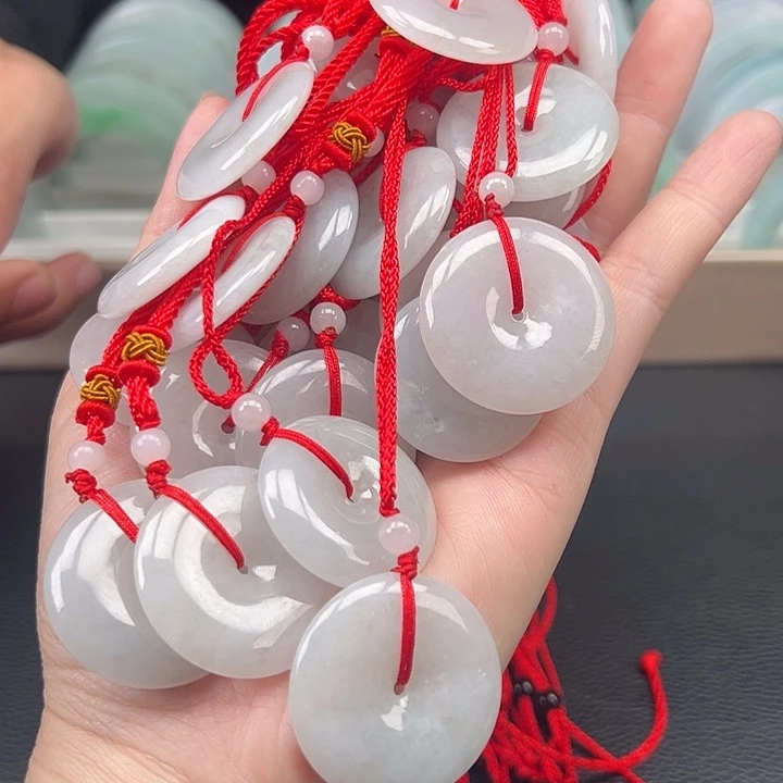 定制翡翠未镶嵌手镯