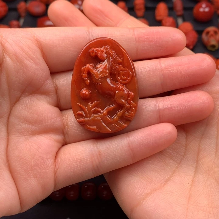 南红玛瑙未镶嵌马上有钱29×41