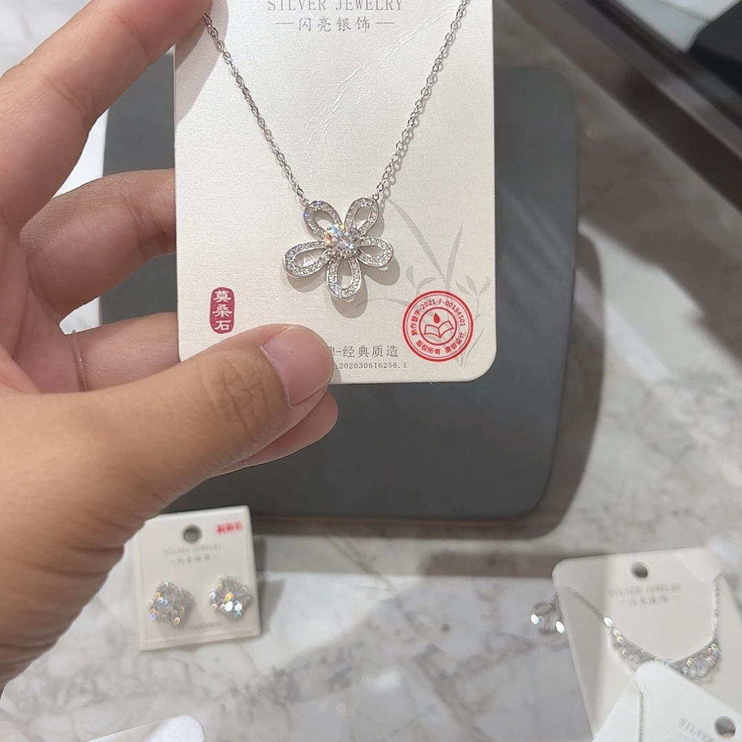 足银玻璃花花项链88