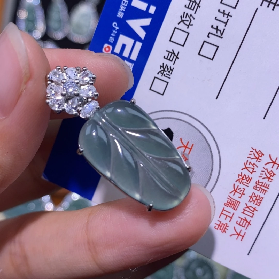 颈饰未镶嵌翡翠天然