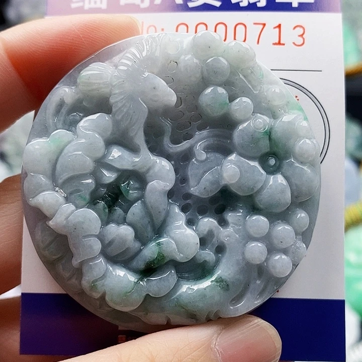 吊坠(不含链)未镶嵌翡翠