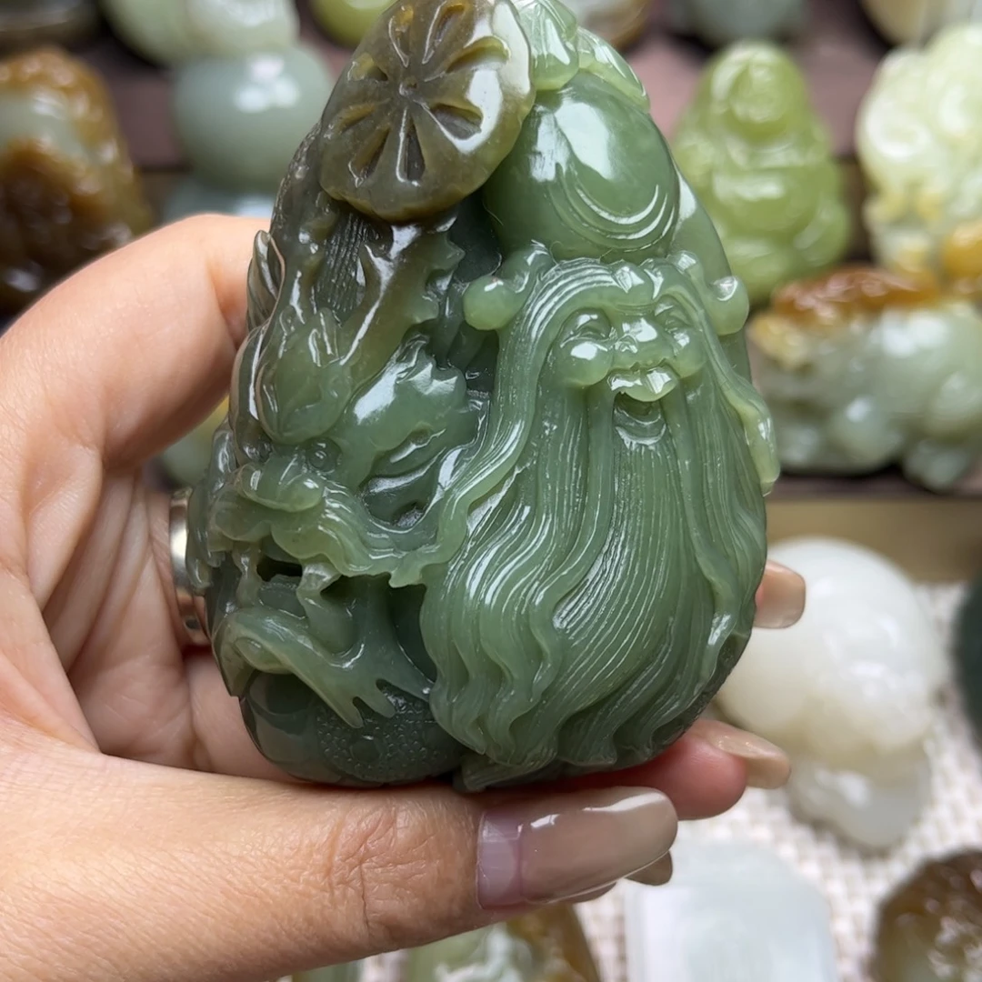 和田玉未镶嵌把件