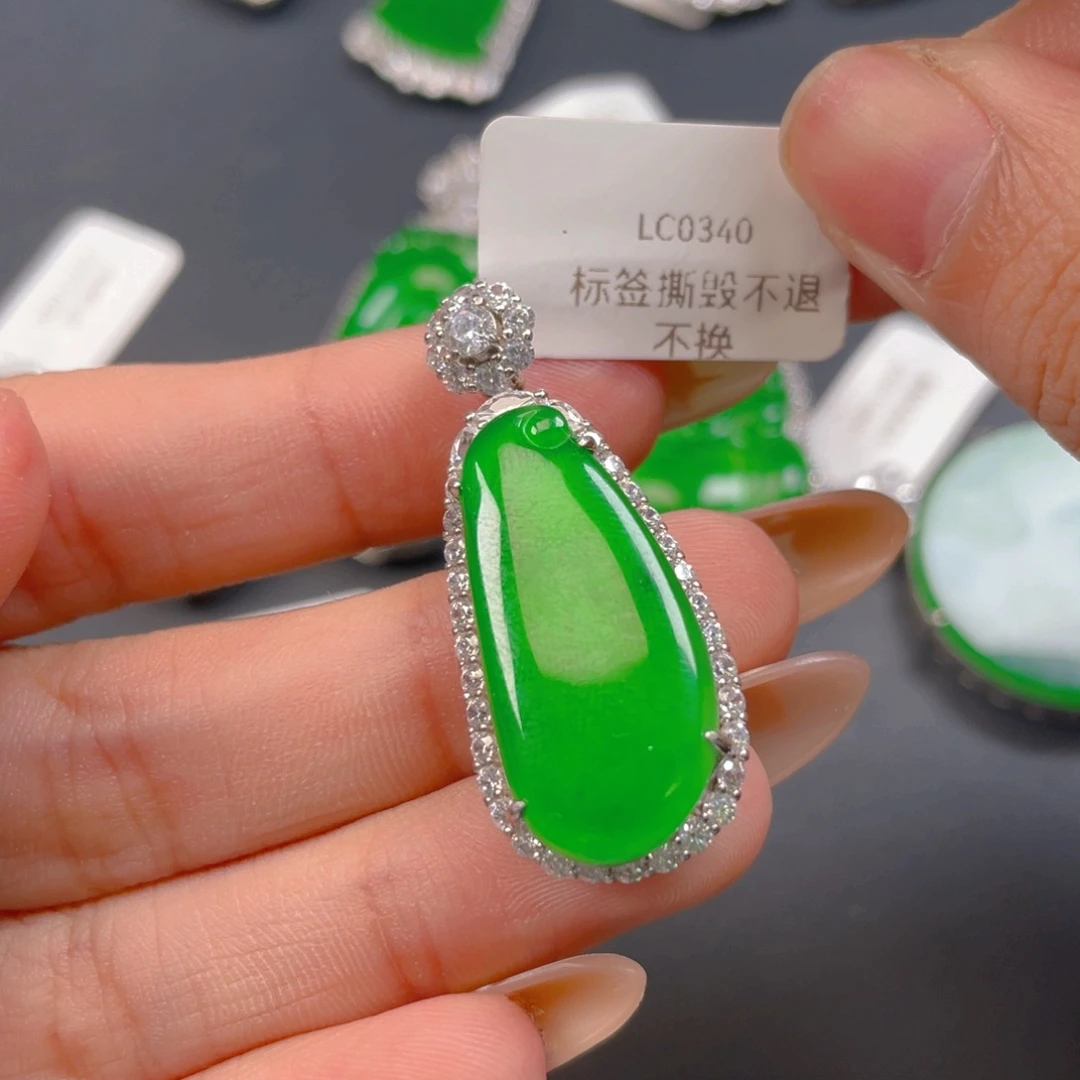 【闪购商品】颈饰银S925镶嵌翡翠翡翠