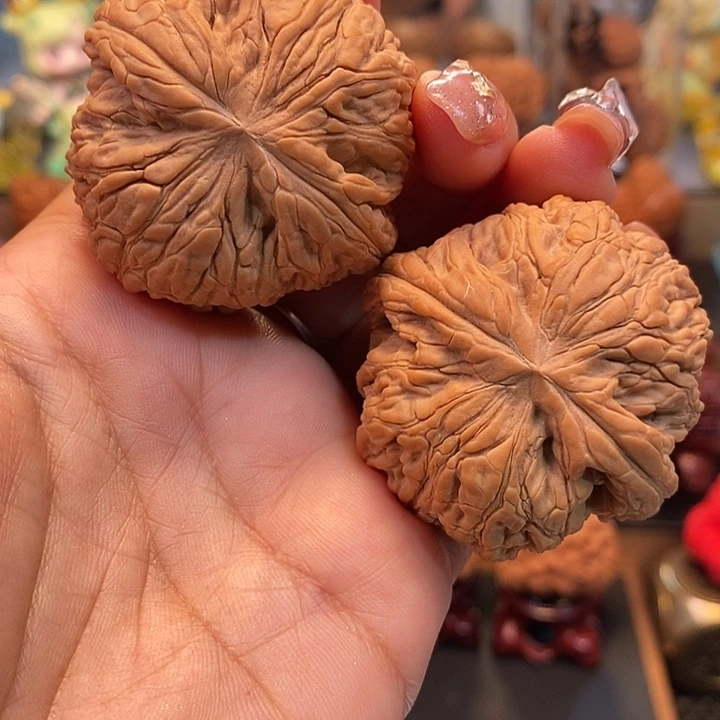 文玩核桃吊坠46御尊虎头