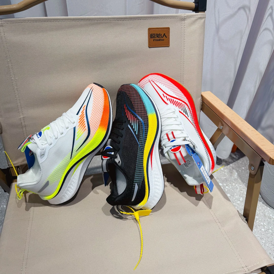 【断码清仓】运动跑鞋透气时尚百搭情侣网面超轻跑步运动鞋休闲防滑