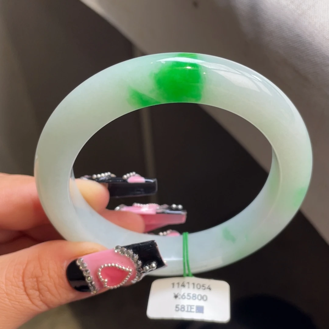 未镶嵌手镯翡翠一手）白底青正圈手镯