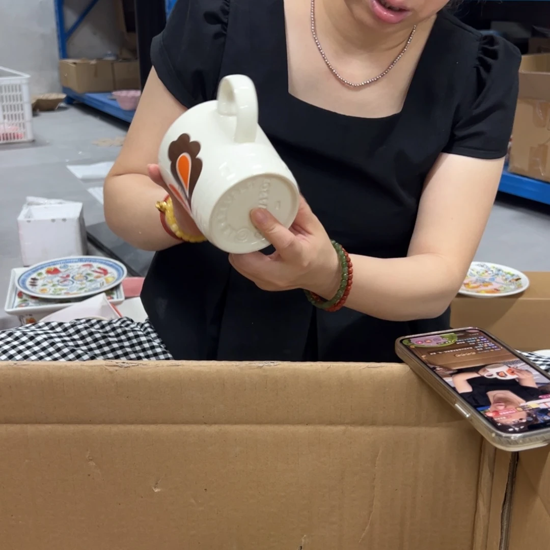 老姊妹家瓷器好漂亮花杯子