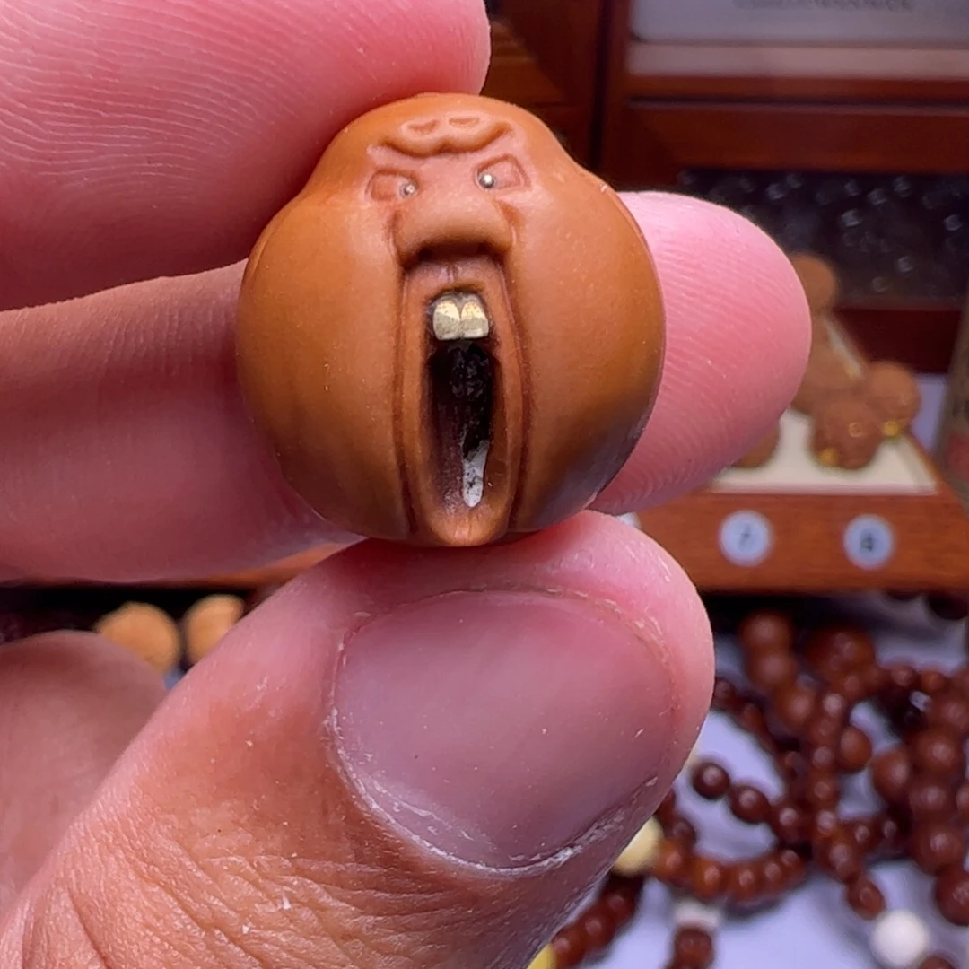 吊坠猴头核桃镶嵌百态福利