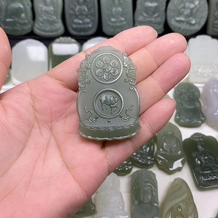 林***颈饰未镶嵌和田玉