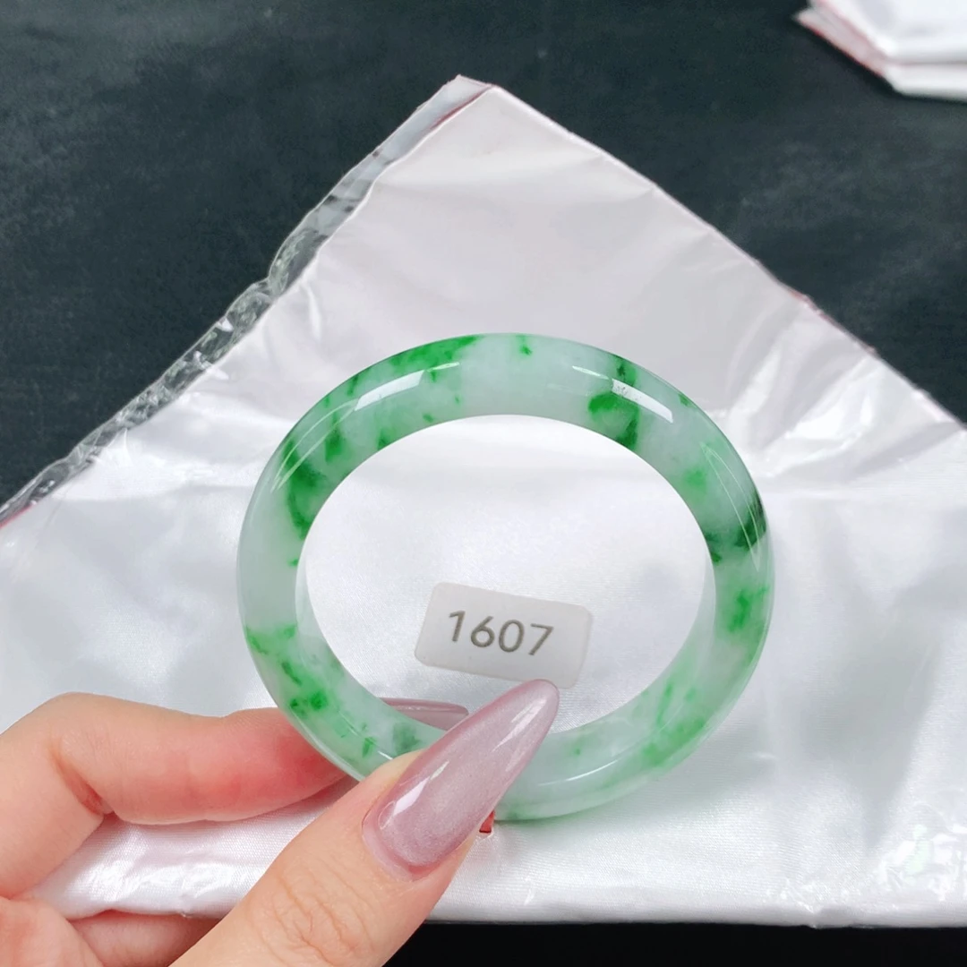 翡翠未镶嵌手镯天然翡翠手镯04